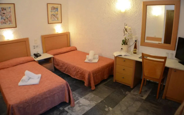 Karteros Hotel