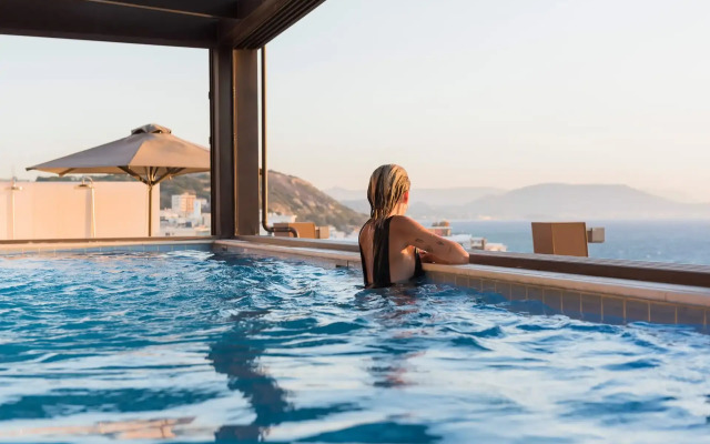 Bellevue On The Beach Suites