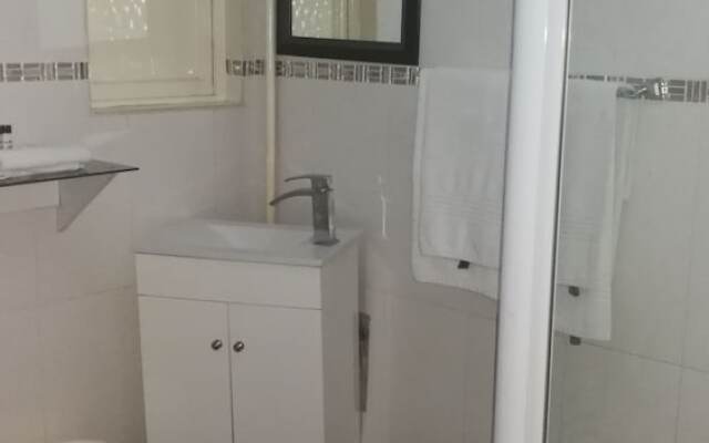 The Parkview Hotel - Room 711 - Adults Only