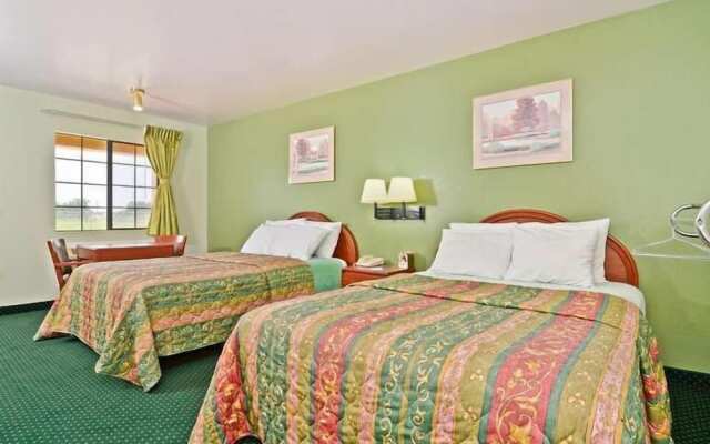 Pine Point Inn & Suites