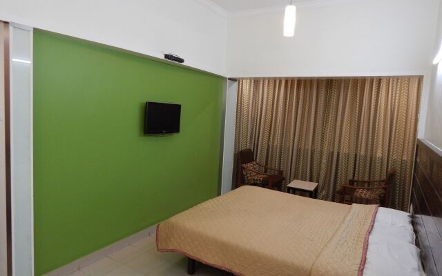 Hotel Raviraj