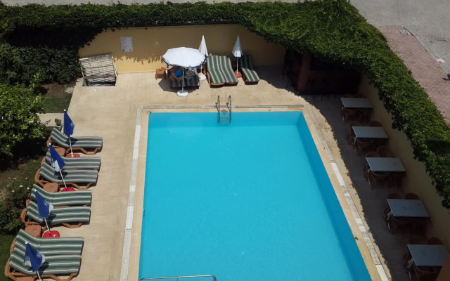 Caner Hotel