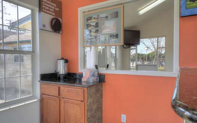 Motel 6 Kerrville, TX