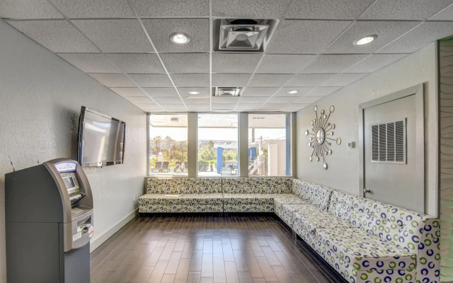 Emerald Coast Inn & Suites