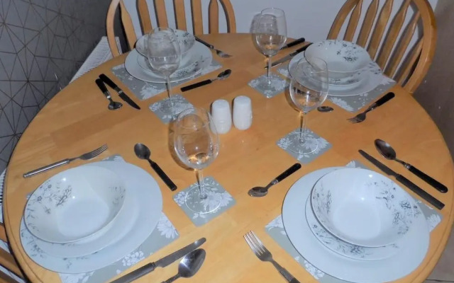 Doncaster -very Quiet-private Parking-dog Friendly