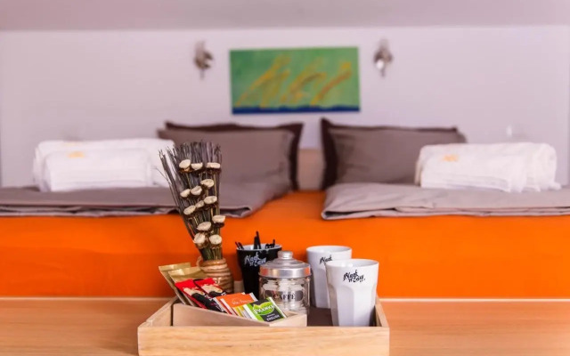 Apartment and Rooms HISA SONCA