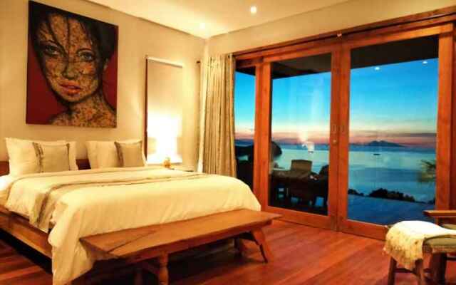 Paradise Garage Komodo Villa