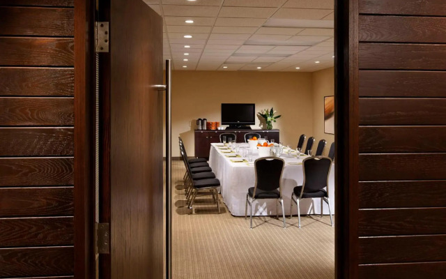 Cambridge Suites Hotel