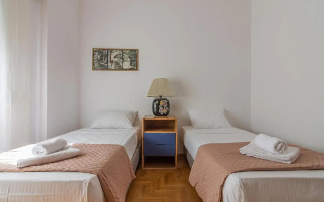 Nice 2bedroom apartment in Pagkrati