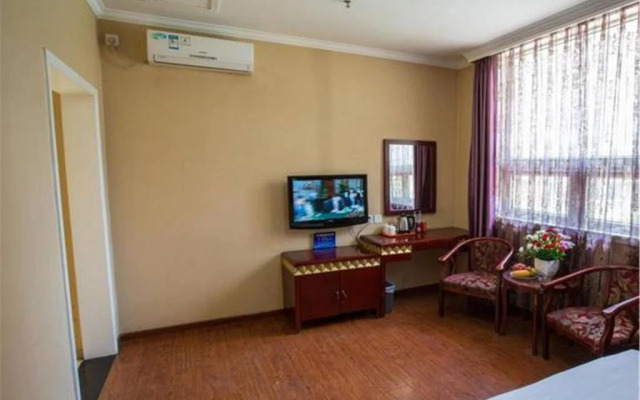 Shenggao Hotel Caoqiao Subway Station