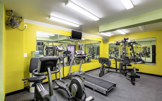 Quality Inn & Suites Metro