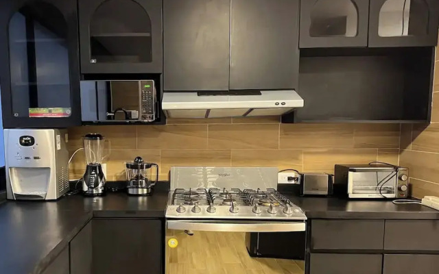 Posh Polanco Apts with Tv and Desk