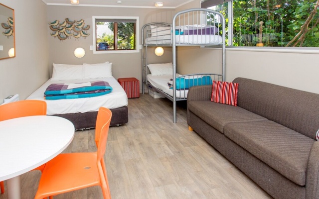 Waihi Beach TOP 10 Holiday Resort – Guest Rooms – Waihi Beach