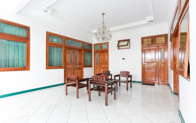 RedDoorz Syariah near Alun Alun Magelang