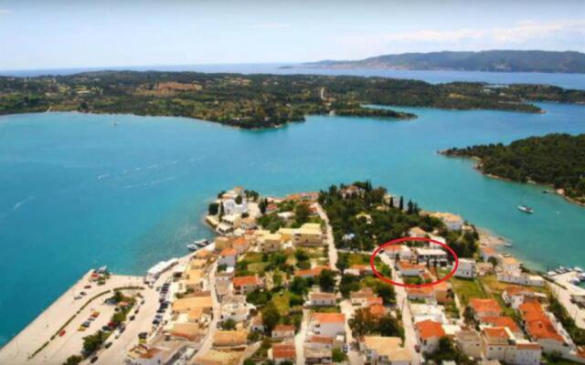 Studio with sea view enclosed garden and wifi at Porto Heli