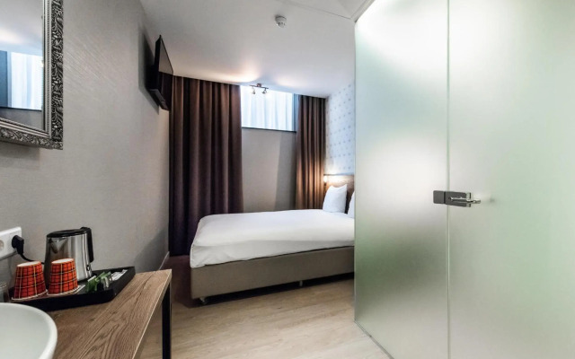 Melrose Hotel