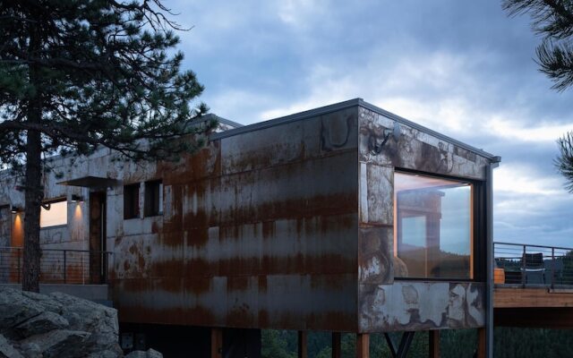 Timberline Haus 3 Bedroom Home by RedAwning