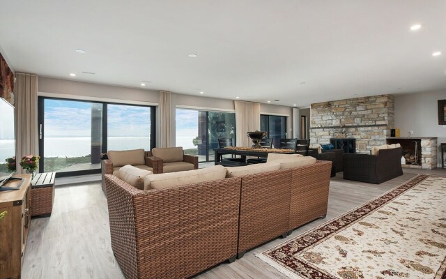 Modern Luxury Furnished, Surrounding St-Lawrence River View, Tranquil