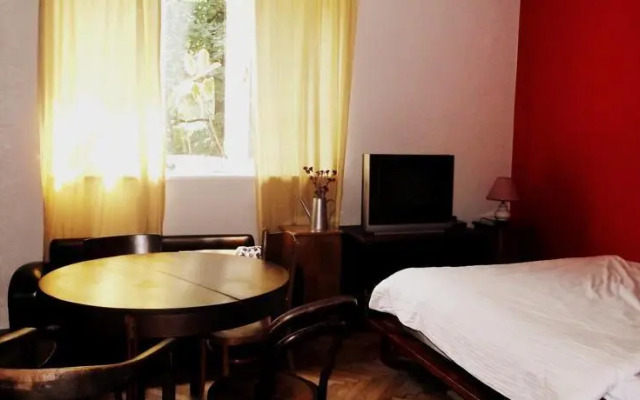 Silver Wolf Apartments