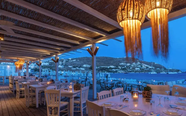 Phaedrus Living: Ornos Beach House Mykonos