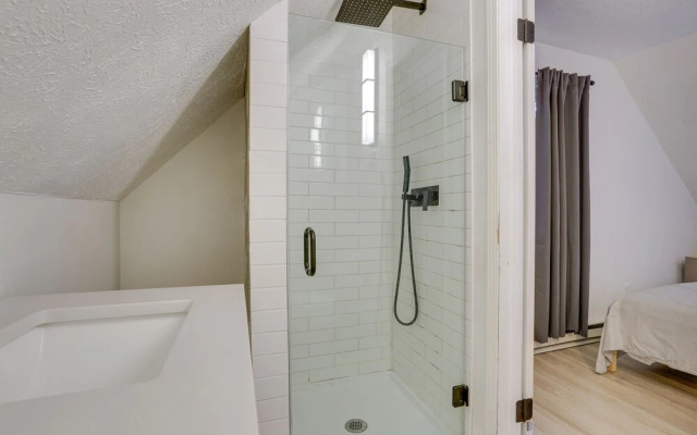 Modern Poconos Chalet w/ Private Hot Tub, Fire Pit