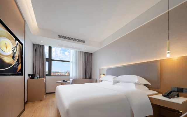 Shiyue Hotel (Gaoxian Fortune Center Store)