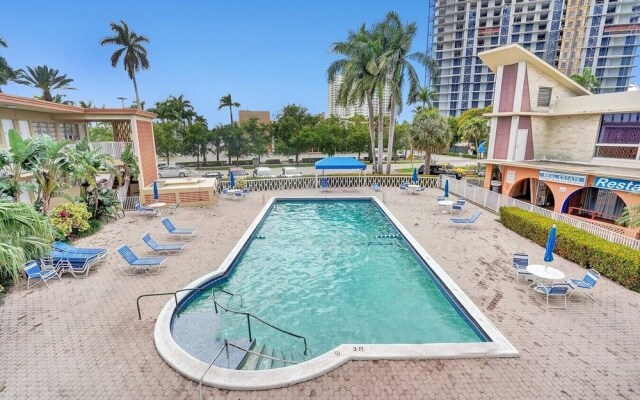 Cozy Studio/1bath, Hallandale Beach,pool & Parking