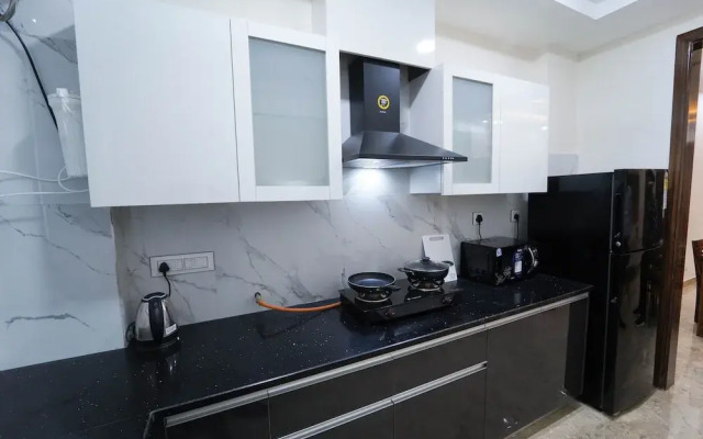 Lime Tree 2 Bhk Apartment Golf Course