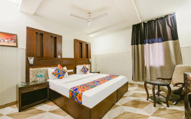 FabHotel Kailash Colony Metro Station