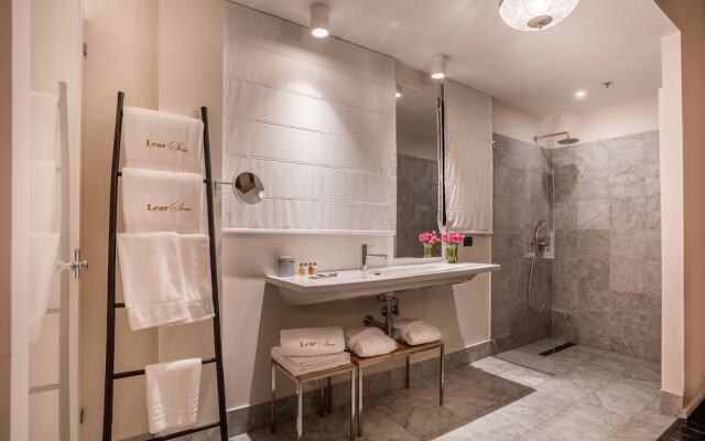 Lear Sense - Experience Luxury Hotel