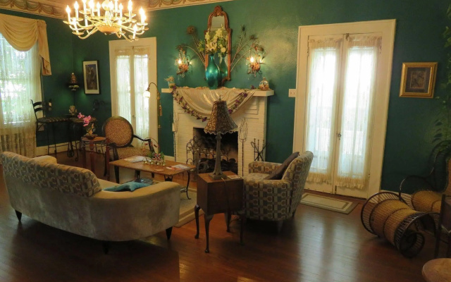 Avenue O Bed & Breakfast