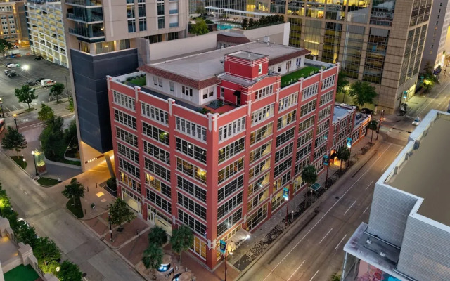 Reside Houston Dwntwn, Wyndham