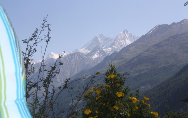 Chalet Hinter Dem Rot Stei