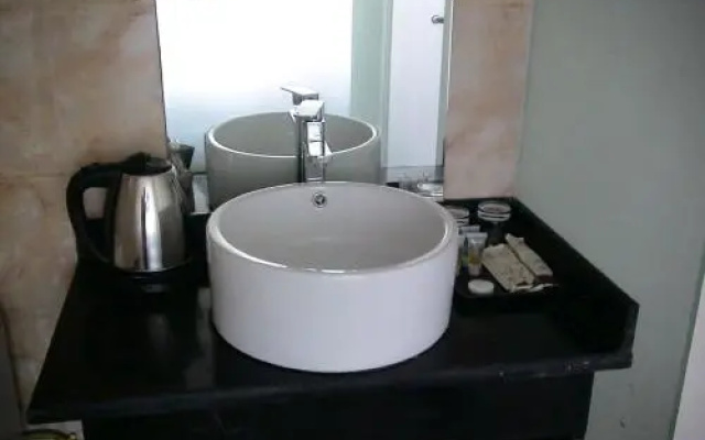 The Beauty of Baoji Traders Hotel