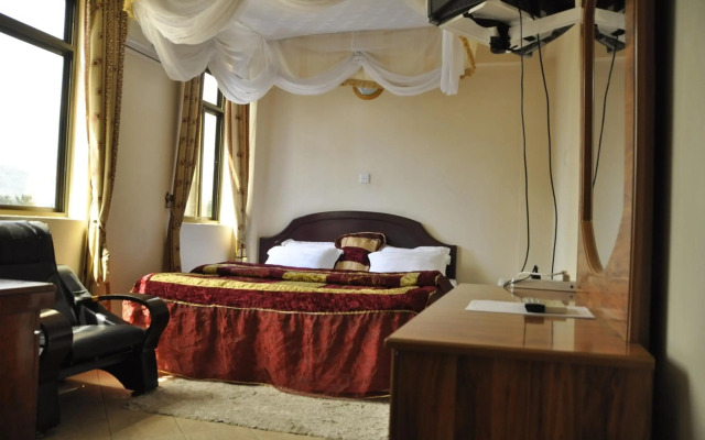Rich Hotel