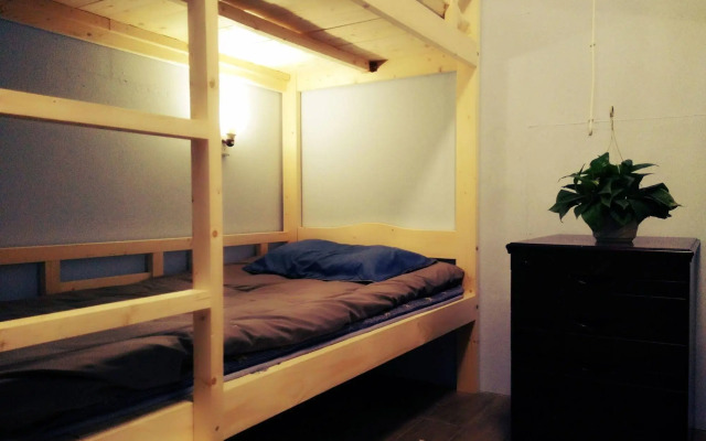 Broncos Youth Hostel