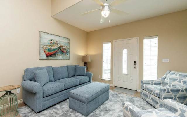 Cozy 2 Bedroom, Monthly Rates, Pets & Pool