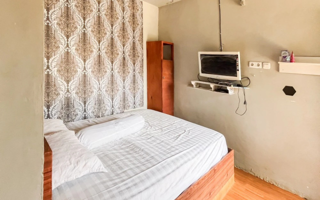 Graha Dirham Mitra RedDoorz – Guest Rooms – Sekayu