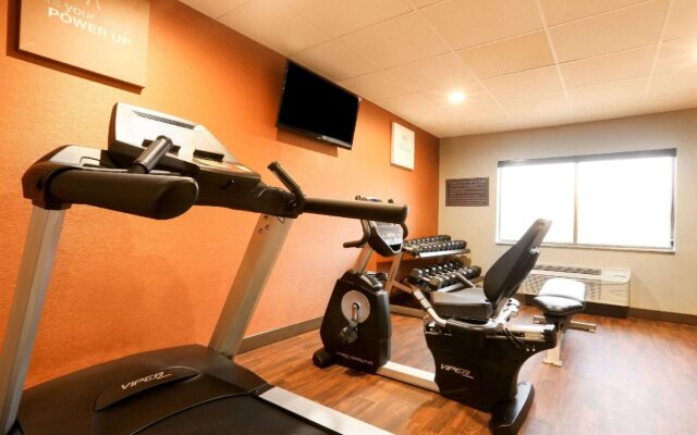 Comfort Inn & Suites Leeds I-20