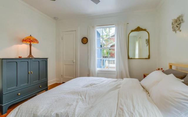 Deck & Grill: Downtown Pensacola Vacation Rental