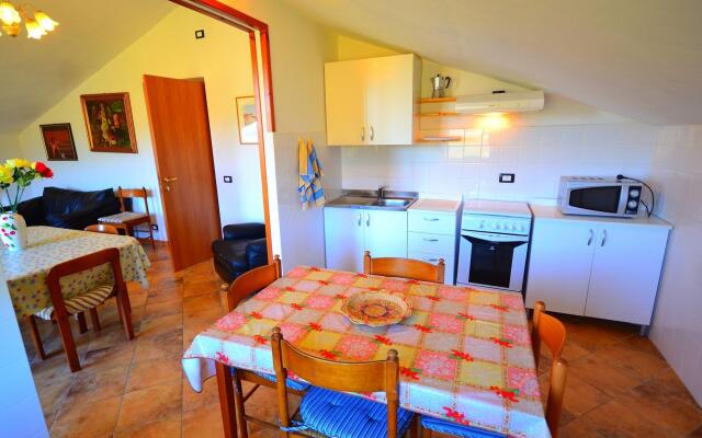 Stunning Cottage in Sesta Godano with Balcony