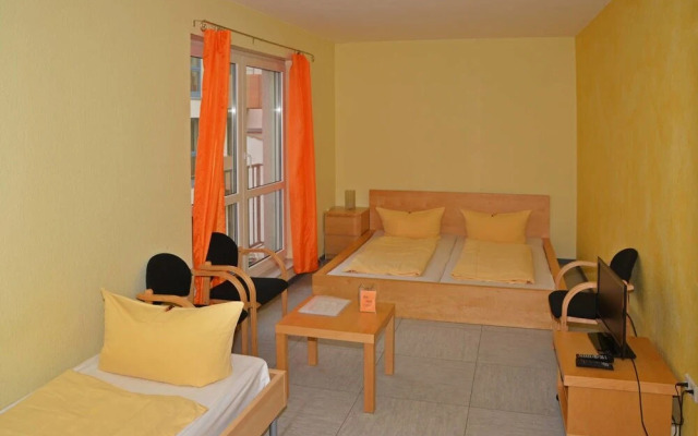 Hotel Pension Mezzaluna