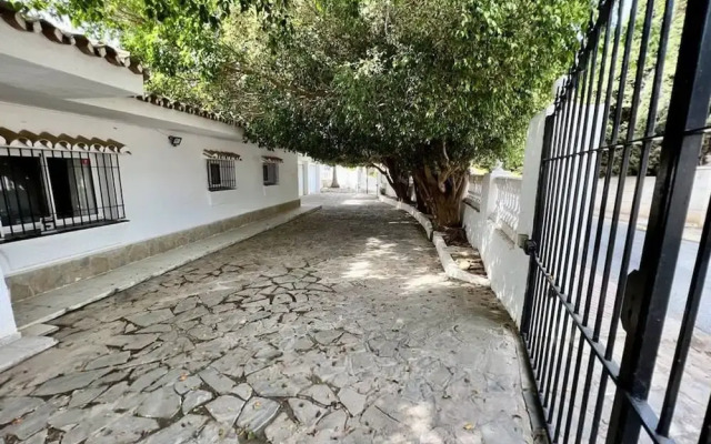 Beautiful Villa With Pool Scenic Views Sleeps 8