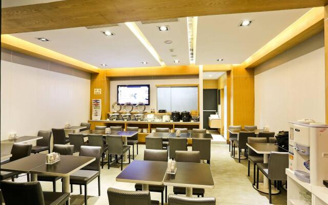 Newful Hotel