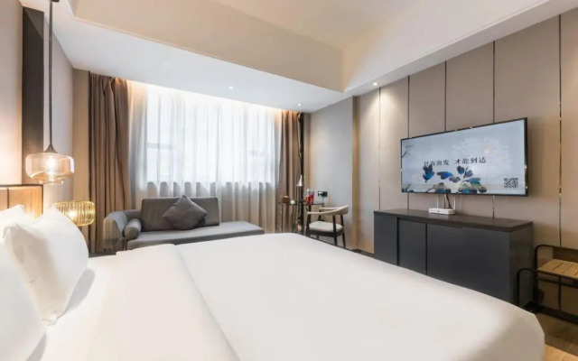 Paco Hotel (Guangzhouta Datang Metro Station)