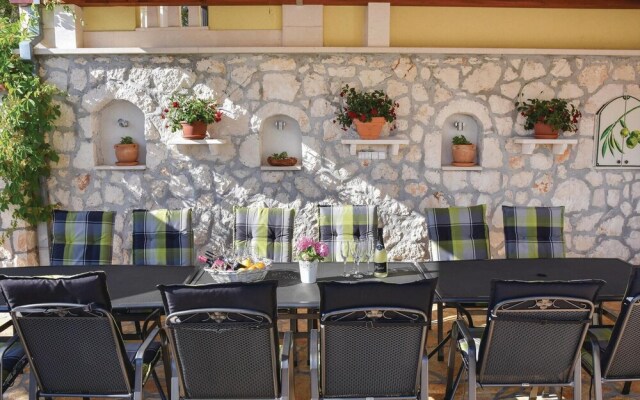 Amazing Home in Razanj With Sauna, Wifi and 6 Bedrooms