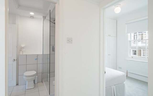 Sophisticated 2-bed, 2-bath apt in Chelsea