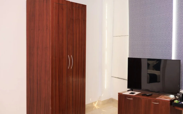 The Eliot Hotel & Banquet