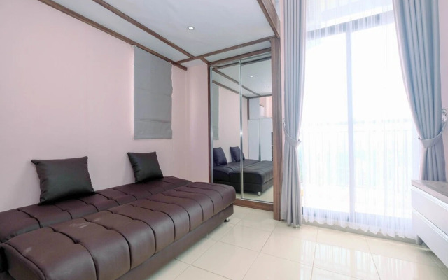 Minimalist and Comfy Studio Dave Apartment By Travelio