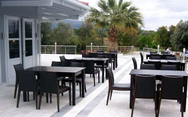 Hotel El Greco Eretria
